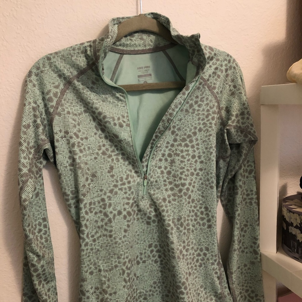 Womens NIike Pro half zip